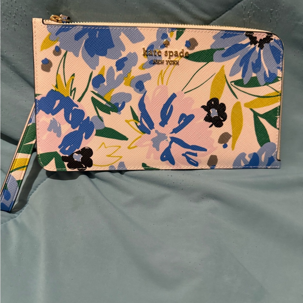 Kate Spade Lucy Floral Medium Wristlet